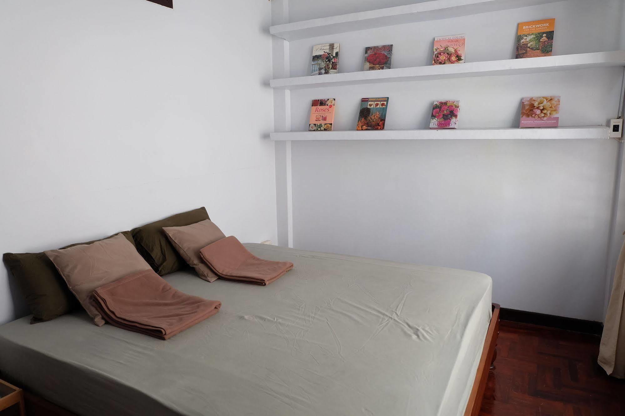 בנגקוק Tiny Hostel מראה חיצוני תמונה