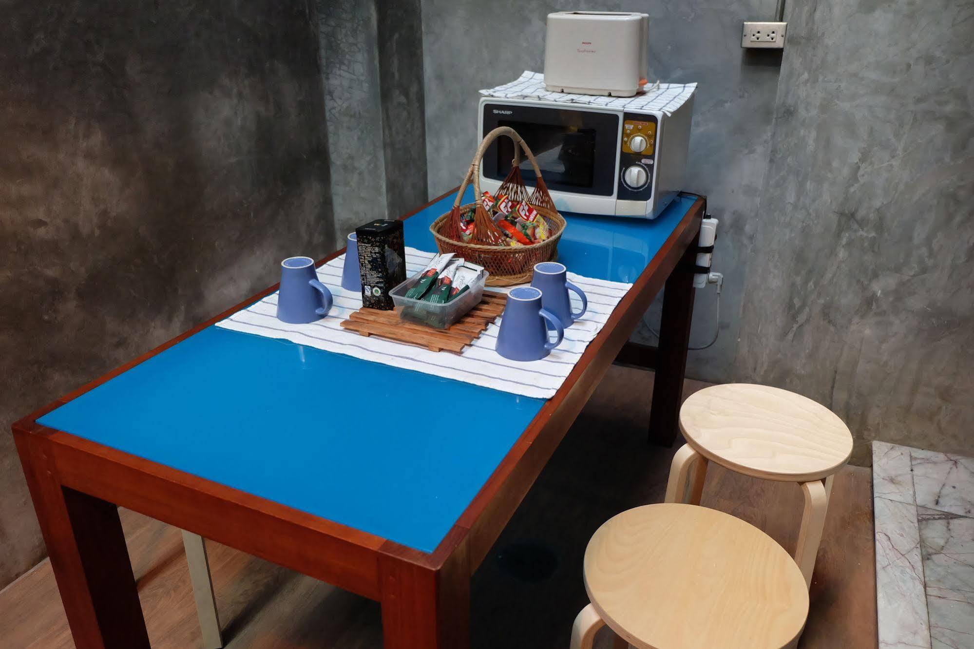 בנגקוק Tiny Hostel מראה חיצוני תמונה